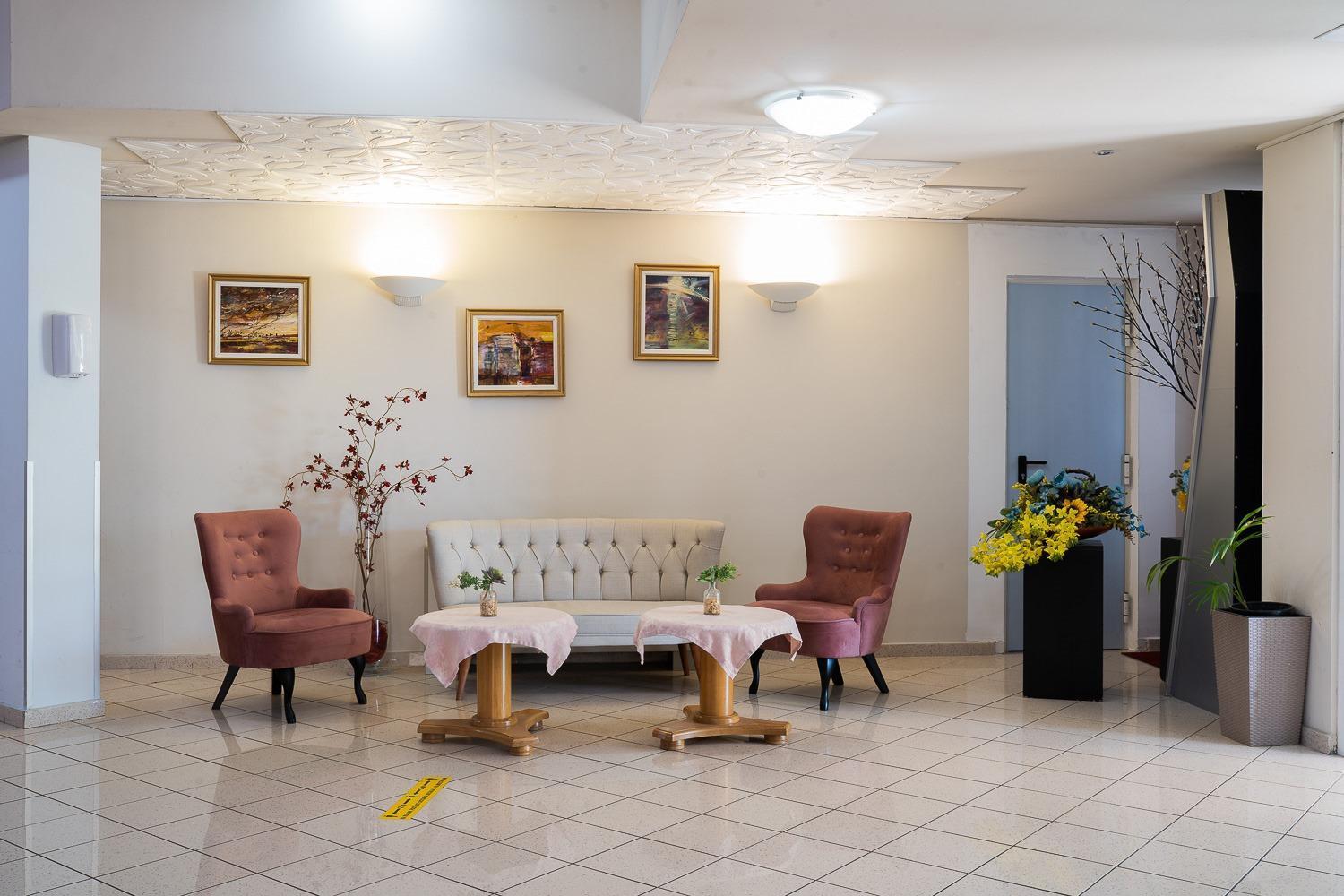 Iris Hotel Bors Buitenkant foto