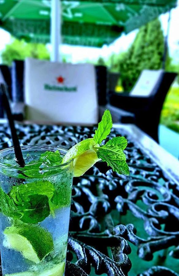 Iris Hotel Bors Buitenkant foto