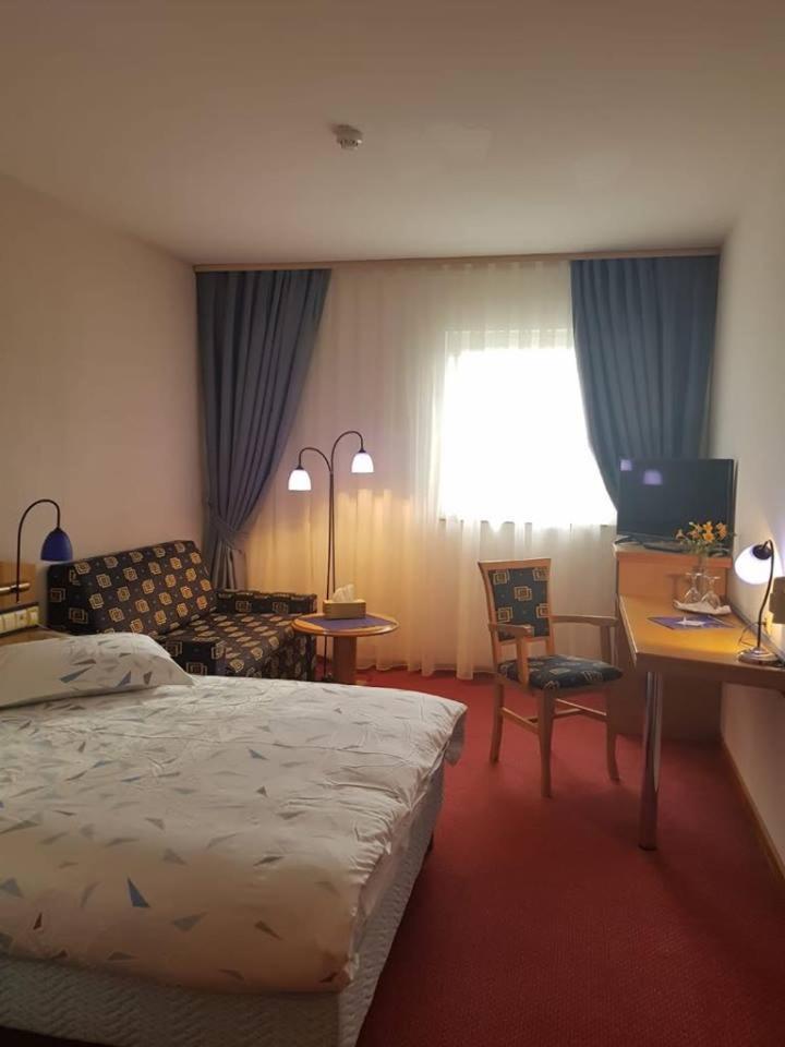 Iris Hotel Bors Buitenkant foto