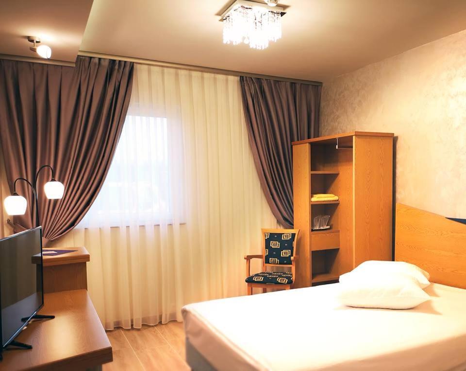 Iris Hotel Bors Buitenkant foto